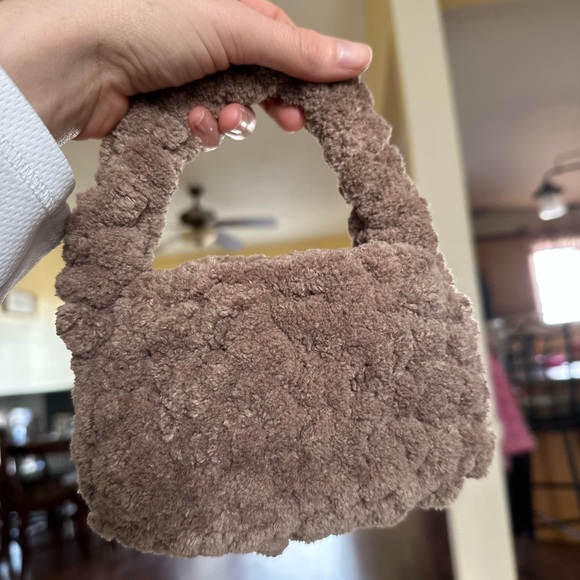 Mini plush handmade crochet purse - Picture 2 of 2